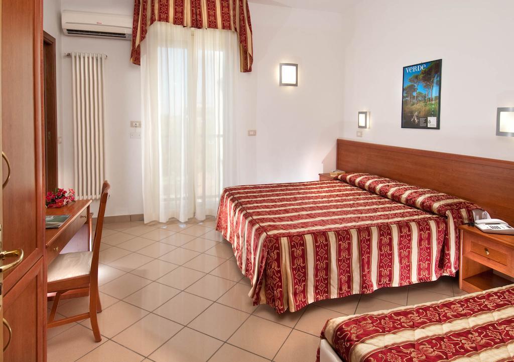 Hotel Bristol Cervia Kamer foto