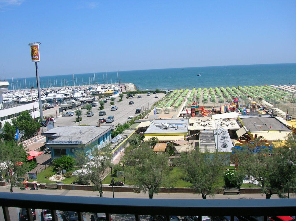 Hotel Bristol Cervia Buitenkant foto