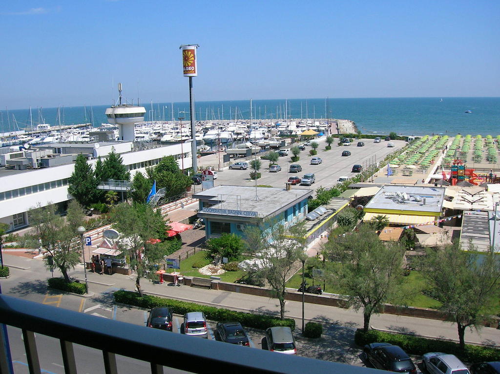 Hotel Bristol Cervia Buitenkant foto