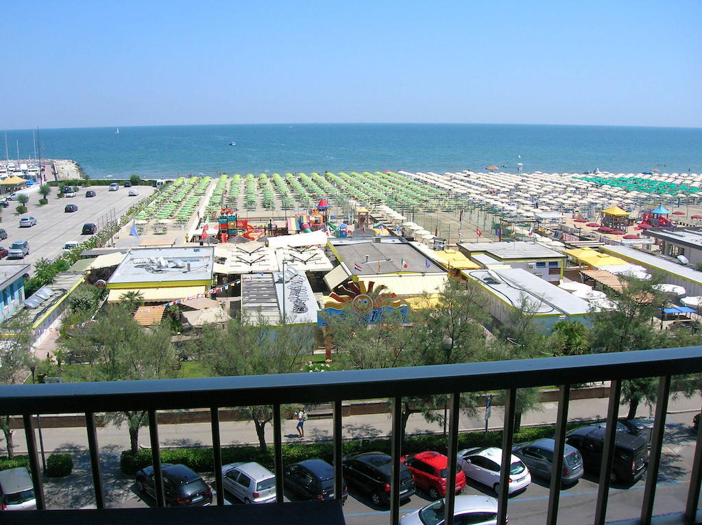 Hotel Bristol Cervia Buitenkant foto