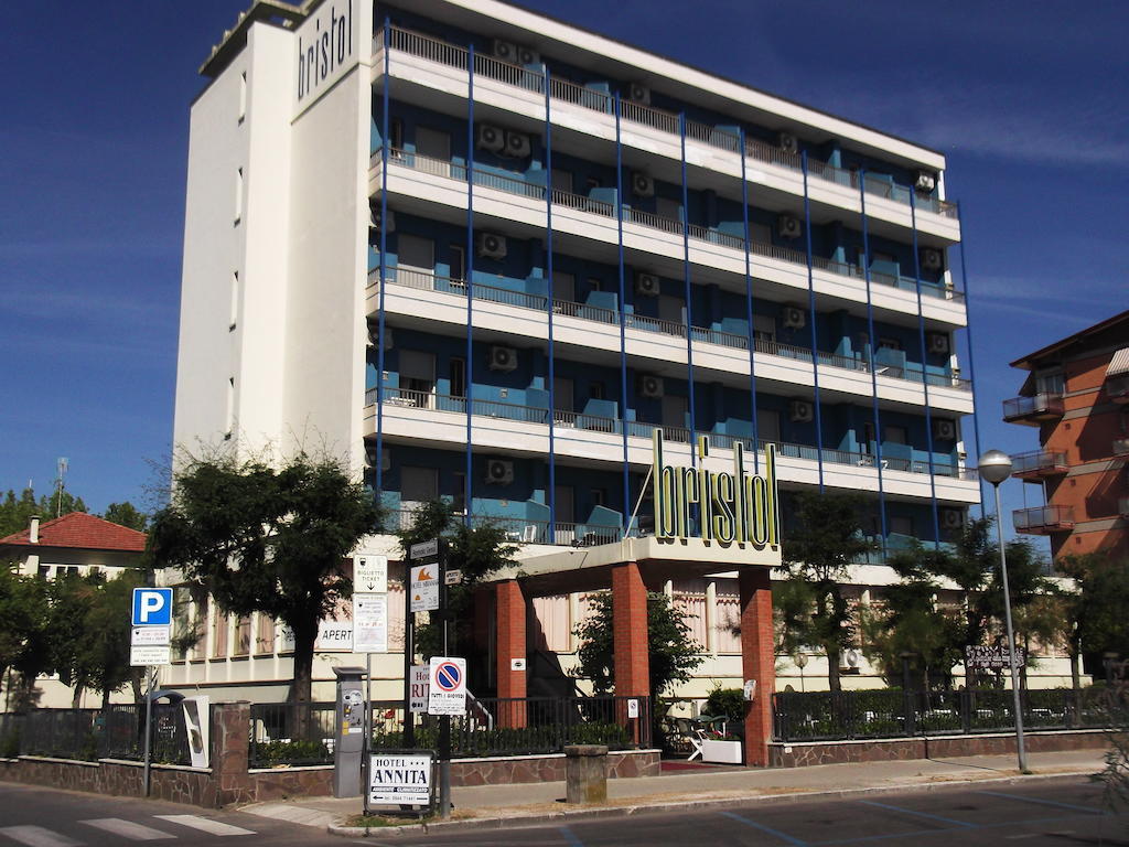Hotel Bristol Cervia Buitenkant foto