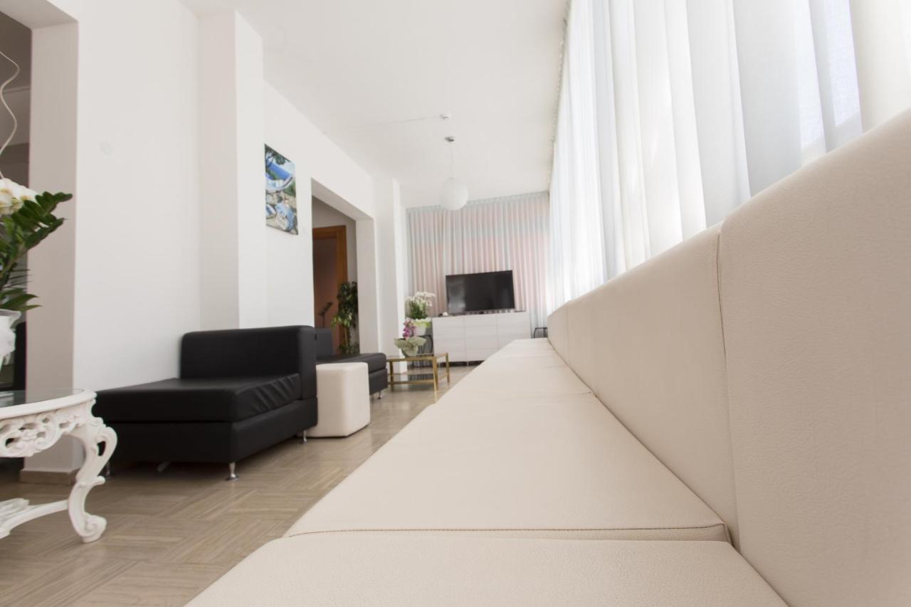 Hotel Bristol Cervia Buitenkant foto